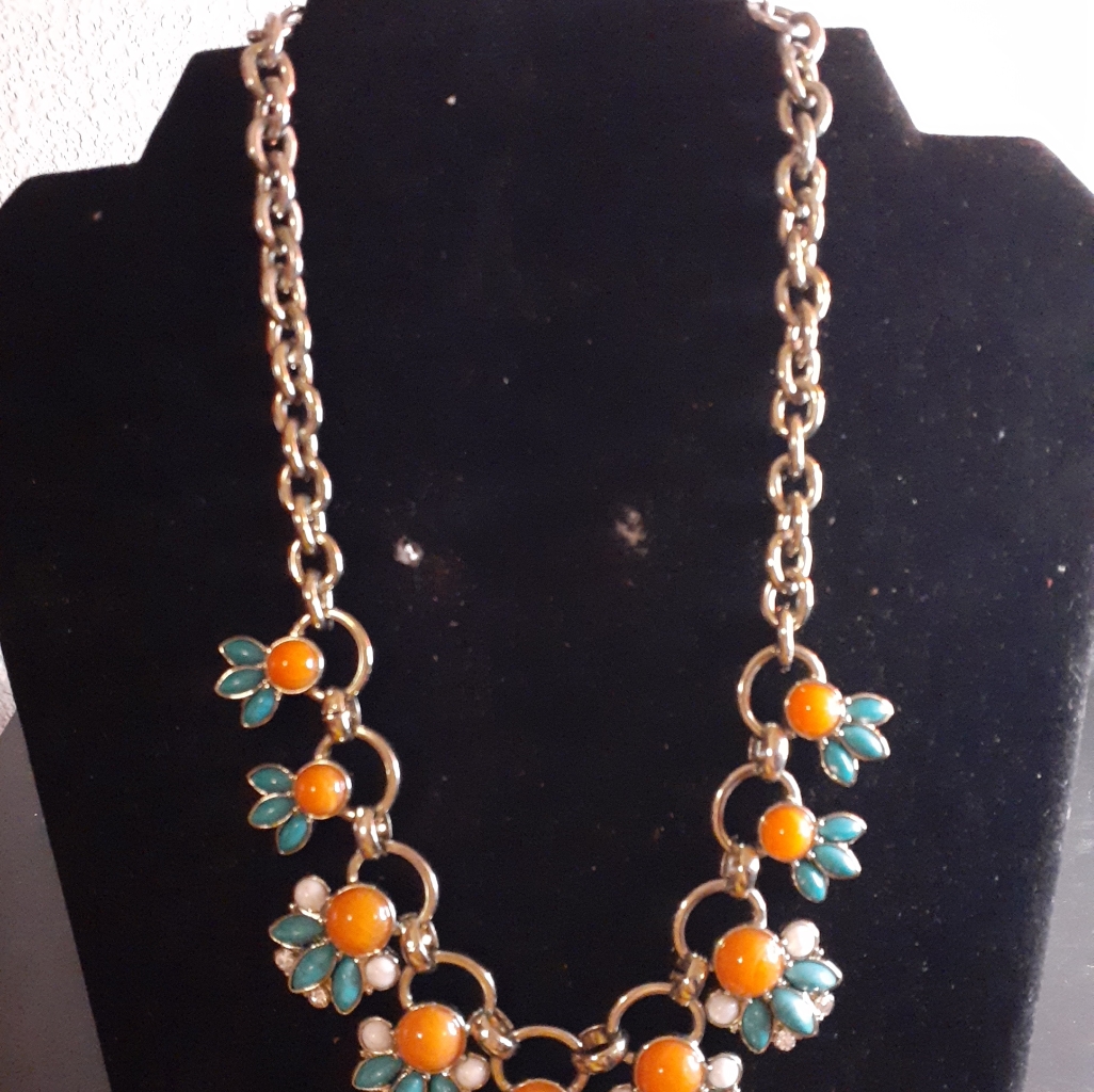 Gorgeous Lee Angel Turquoise & Coral Cabachon Necklace.